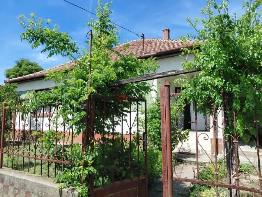 eladó családi ház, Kunbábony