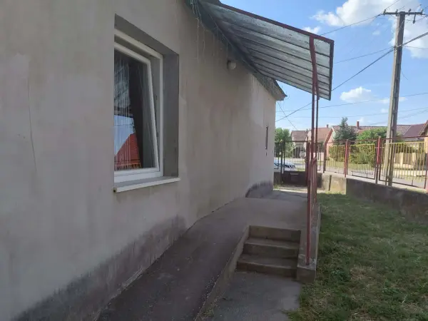 Eladó családi ház, Kunszentmiklós 2 szoba 96 m² 36.9 M Ft